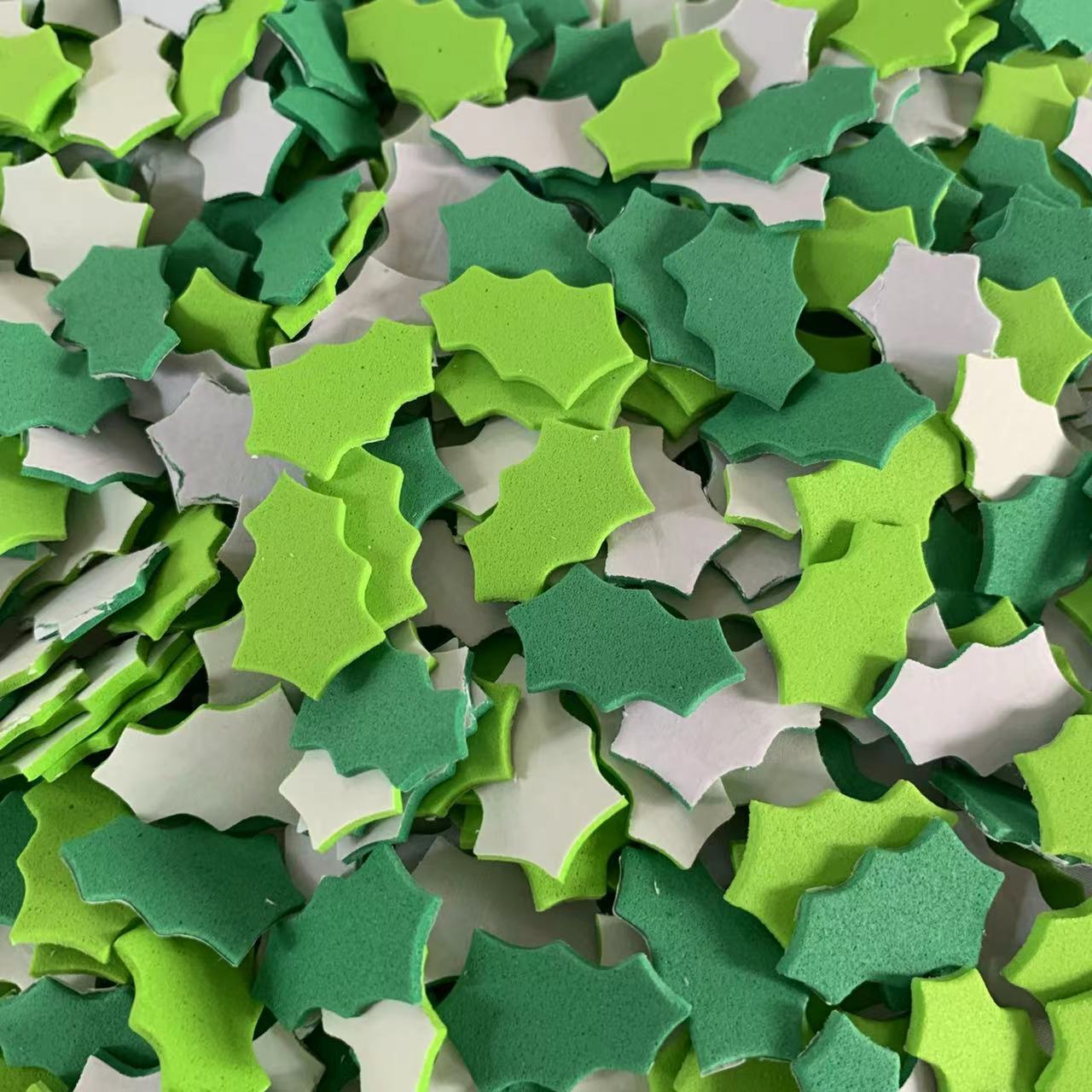 100PCS Christmas wreath leaes  – Art And Craft Autumn Bewertung und Preis