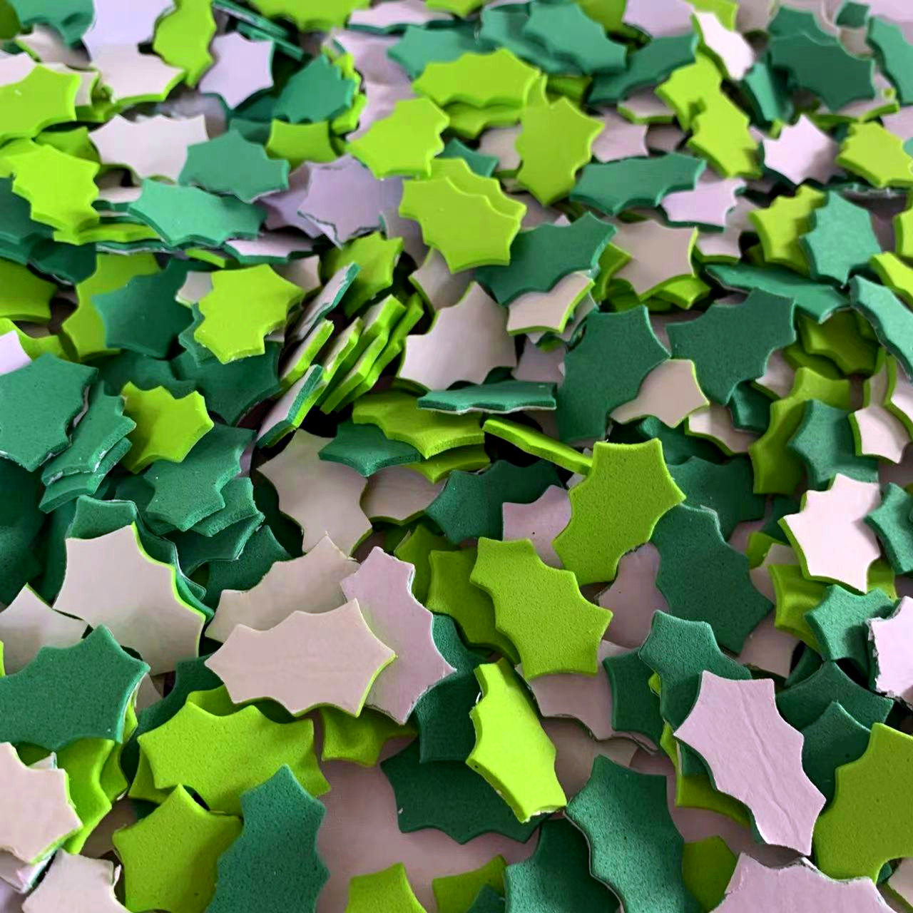 100PCS Christmas wreath leaes  – Art And Craft Autumn Bewertung und Preis